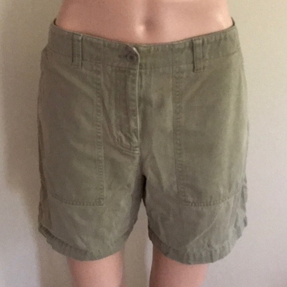 Jones New York sport green high rise shorts size 4
